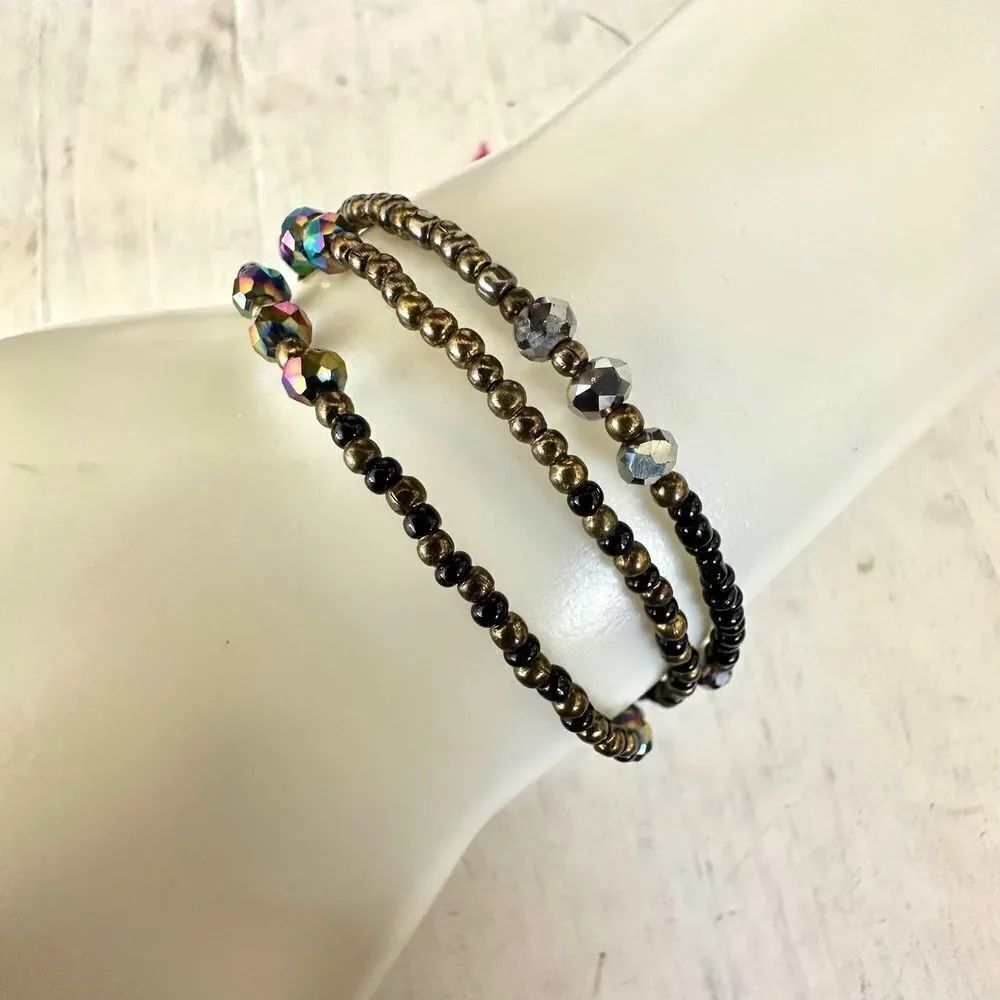 Multi strand adjustable bracelet